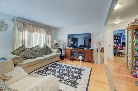 117 Bulgarmarsh Road Tiverton RI 02878