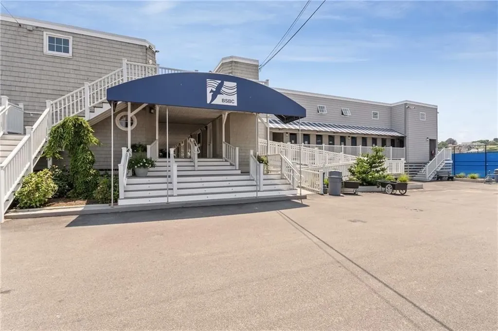 175 Bonnet Point Road Narragansett RI 02882