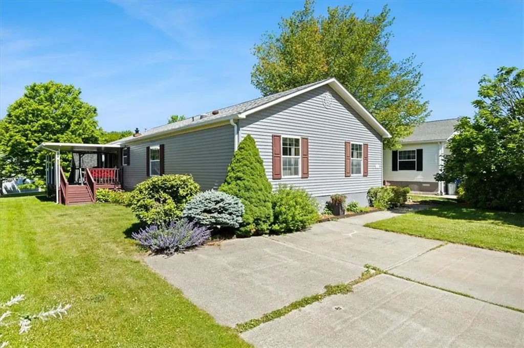 59 Robin Drive Tiverton RI 02878