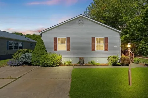 59 Robin Drive Tiverton RI 02878