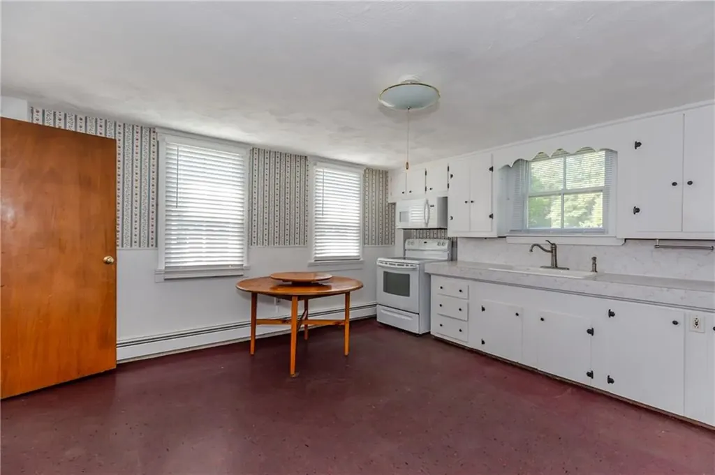 60 Colwell Road Smithfield RI 02828