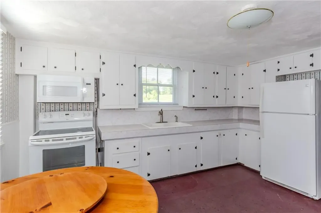 60 Colwell Road Smithfield RI 02828