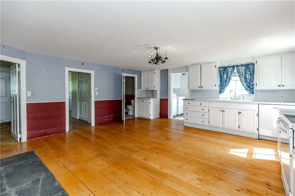60 Colwell Road Smithfield RI 02828