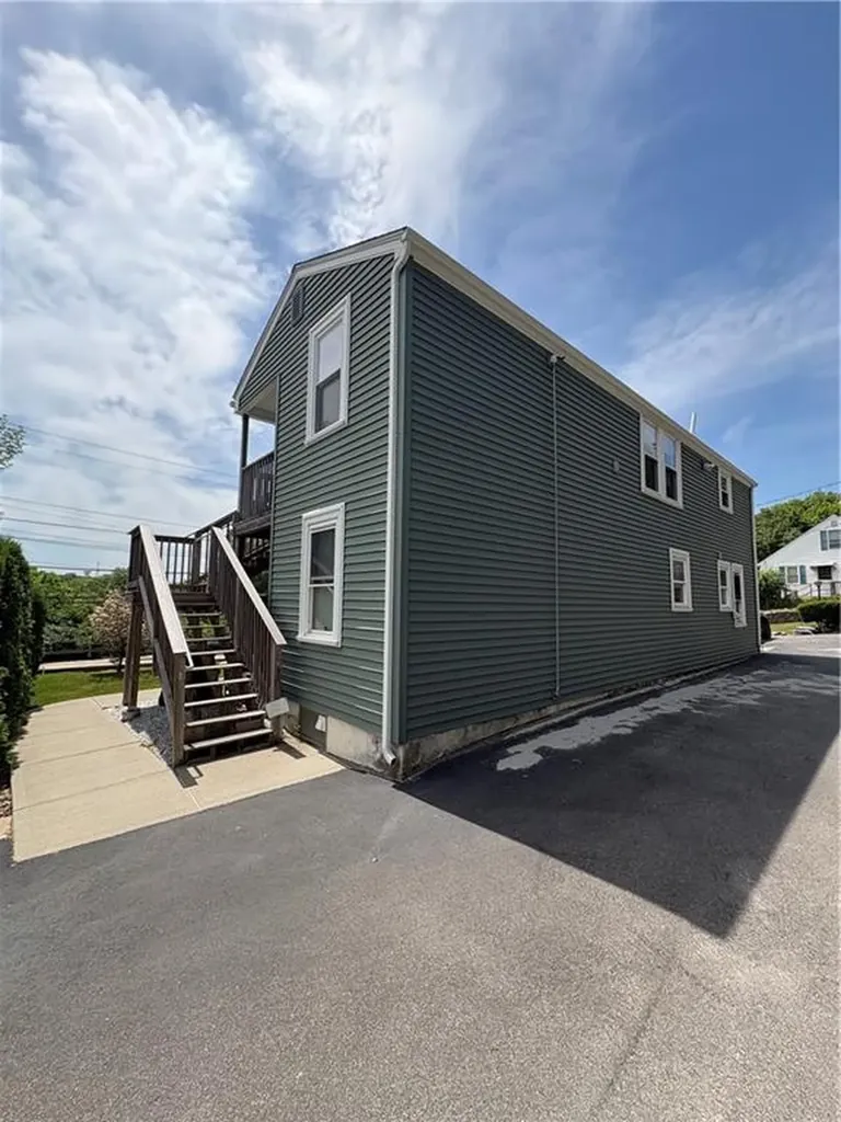 968 Elm Street Woonsocket RI 02895