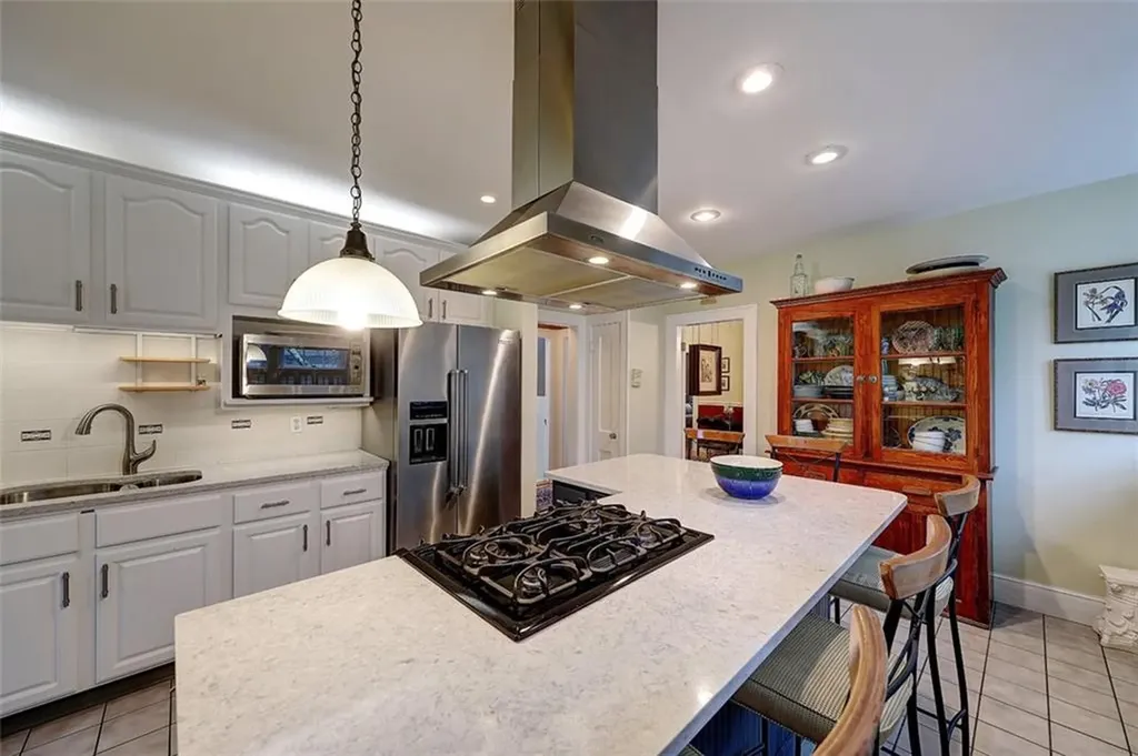 20 Grotto Avenue Providence RI 02906