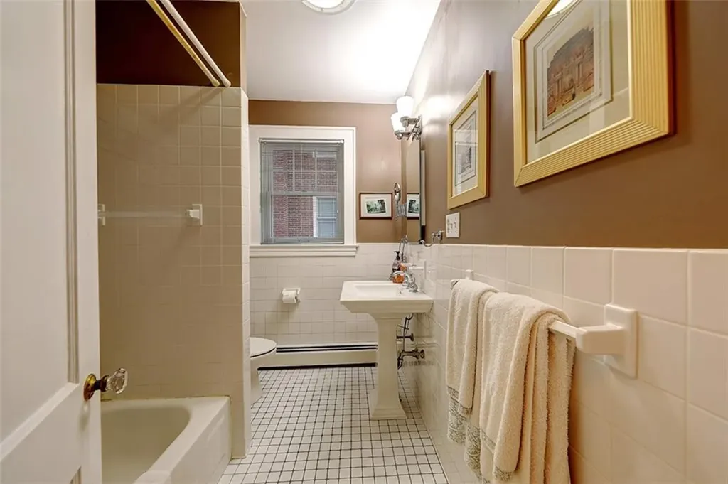 20 Grotto Avenue Providence RI 02906