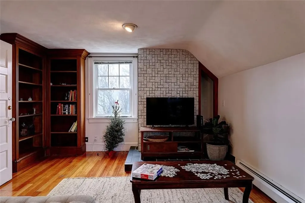 20 Grotto Avenue Providence RI 02906
