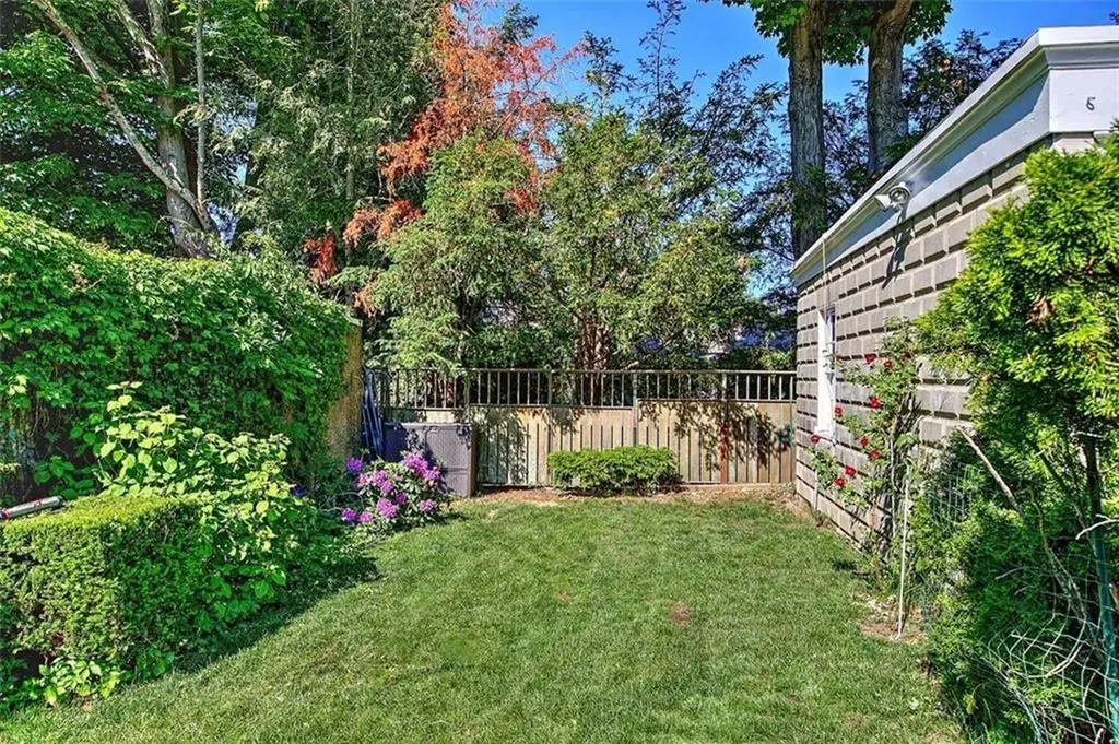 20 Grotto Avenue Providence RI 02906