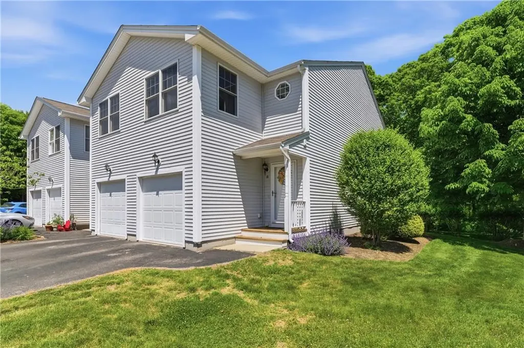 8 Susan Circle South Kingstown RI 02879