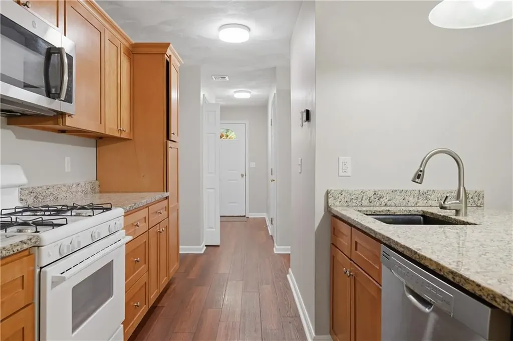 8 Susan Circle South Kingstown RI 02879