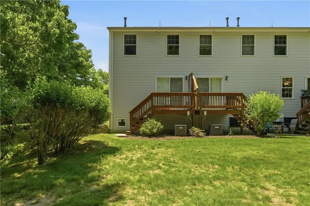 8 Susan Circle South Kingstown RI 02879
