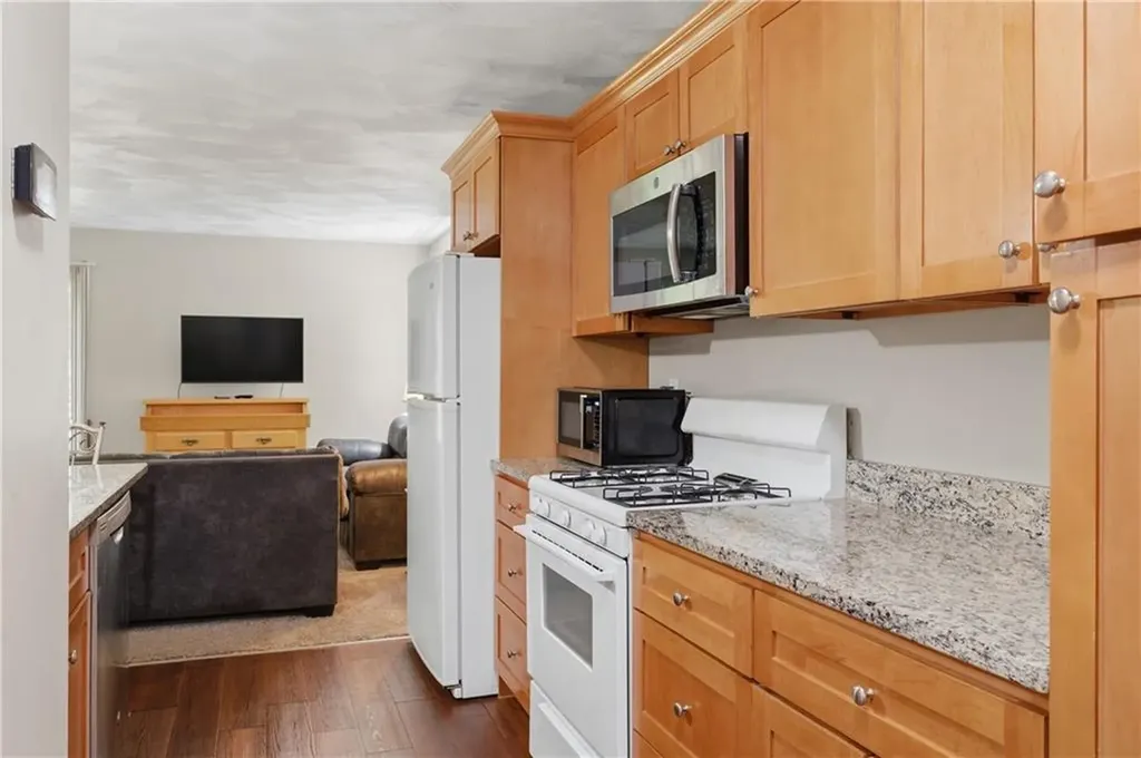 8 Susan Circle South Kingstown RI 02879