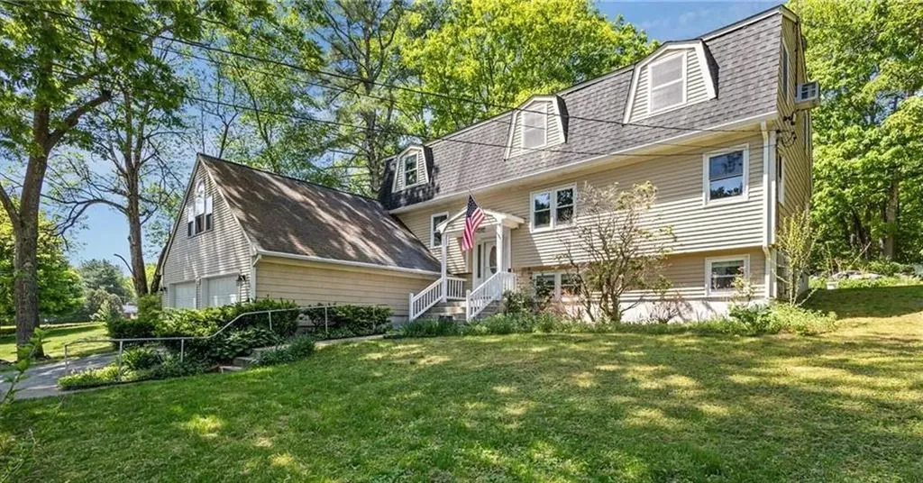 416 Farnum Pike Smithfield RI 02917