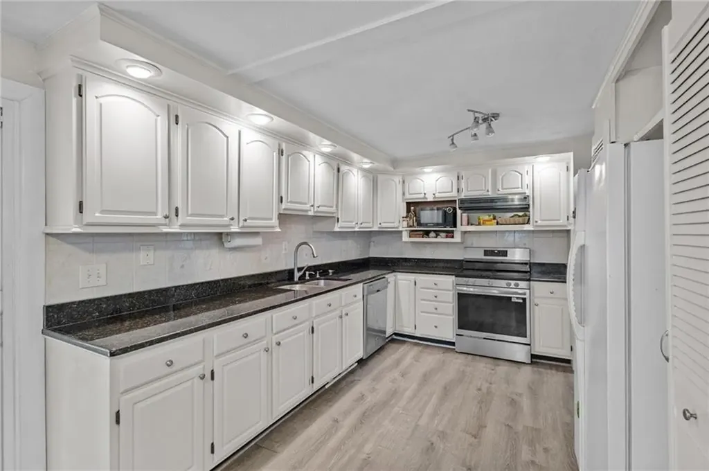 416 Farnum Pike Smithfield RI 02917