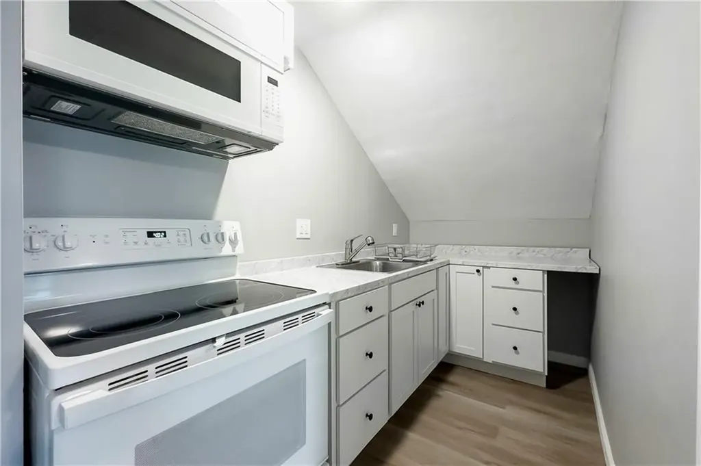 32 Gooding Street Pawtucket RI 02860
