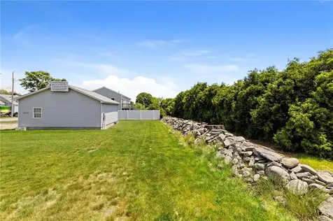 3055 East Main Road Portsmouth RI 02971