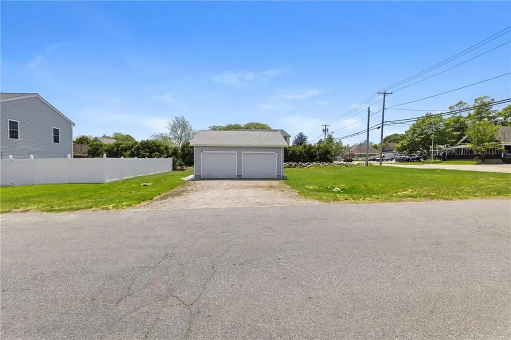 3055 East Main Road Portsmouth RI 02871