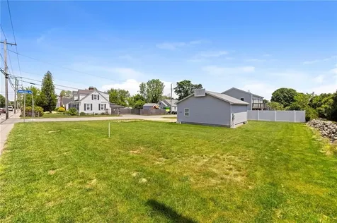 3055 East Main Road Portsmouth RI 02871