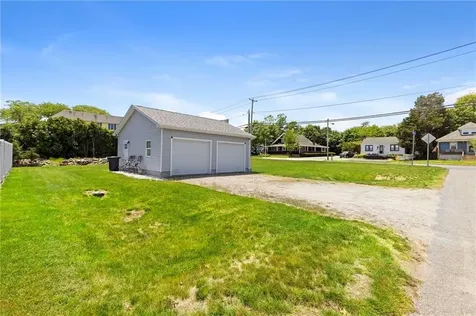 3055 East Main Road Portsmouth RI 02871