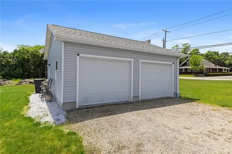 3055 East Main Road Portsmouth RI 02871