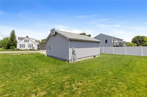 3055 East Main Road Portsmouth RI 02871
