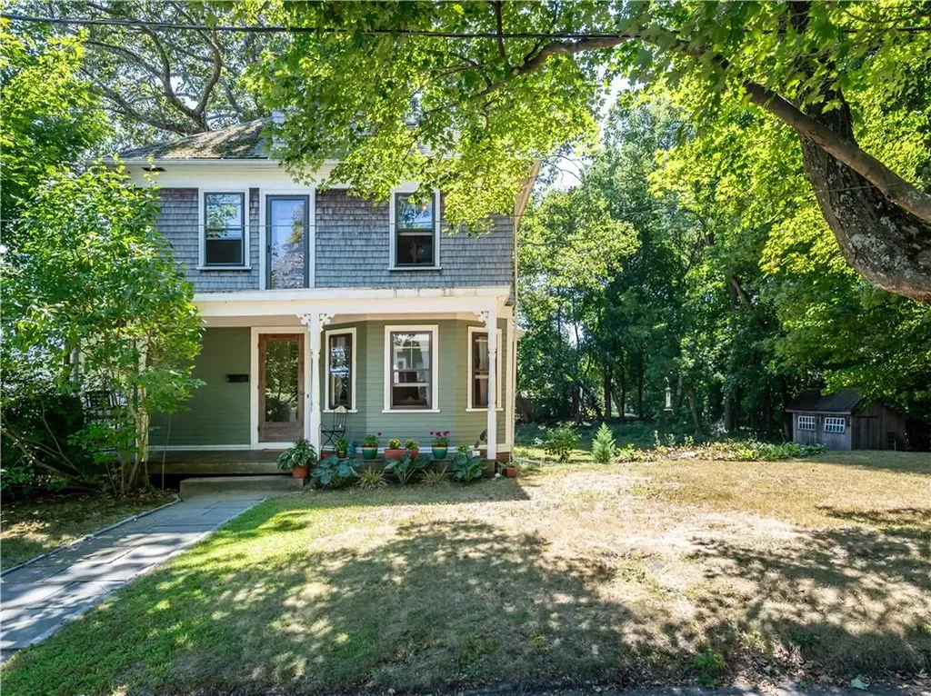 12 Manton Street Warwick RI 02818