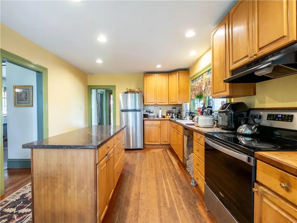 12 Manton Street Warwick RI 02818