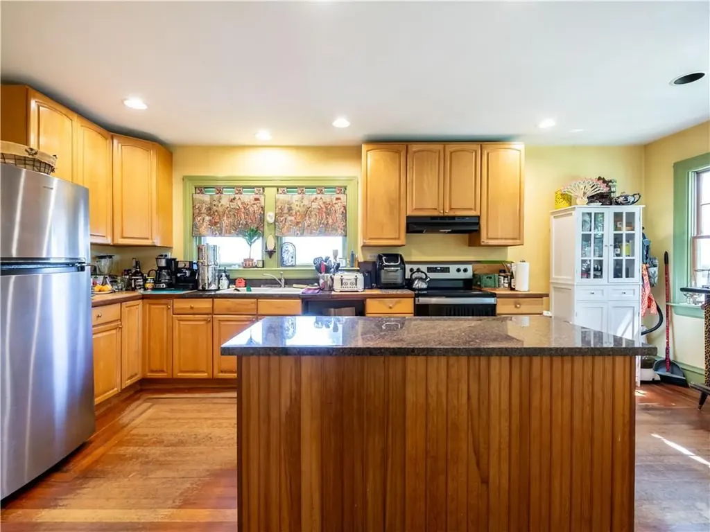 12 Manton Street Warwick RI 02818