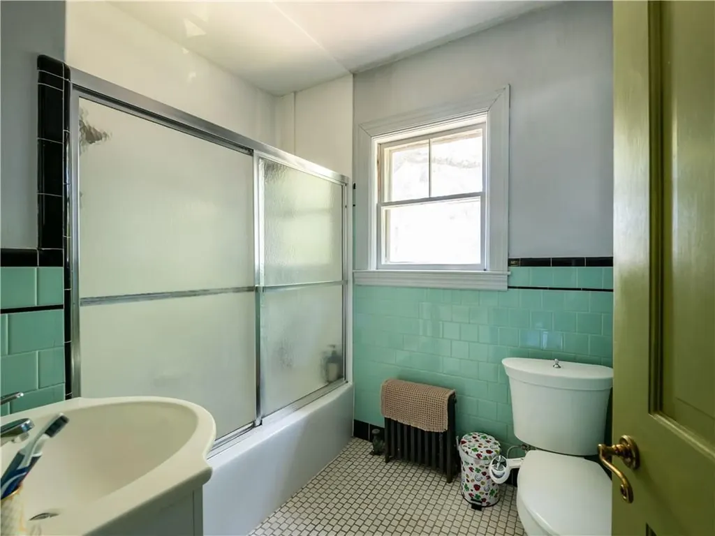 12 Manton Street Warwick RI 02818