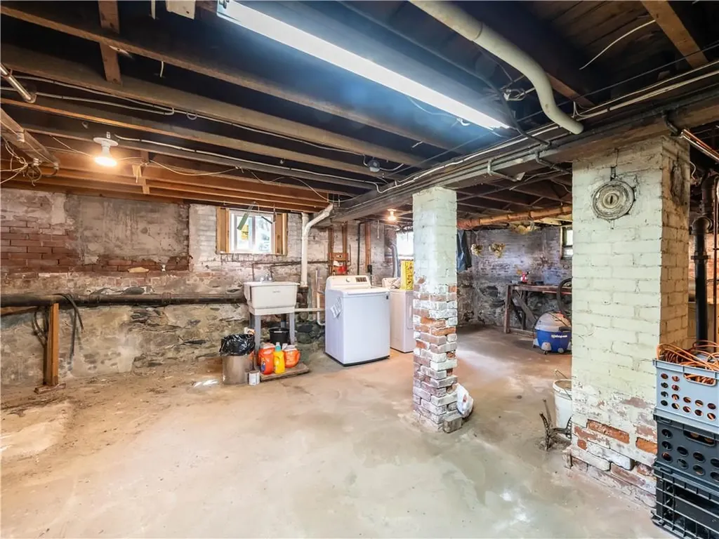 12 Manton Street Warwick RI 02818