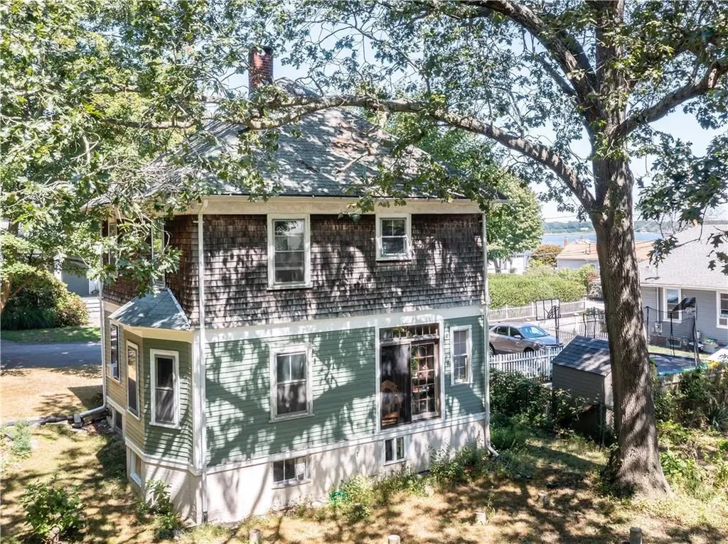 12 Manton Street Warwick RI 02818