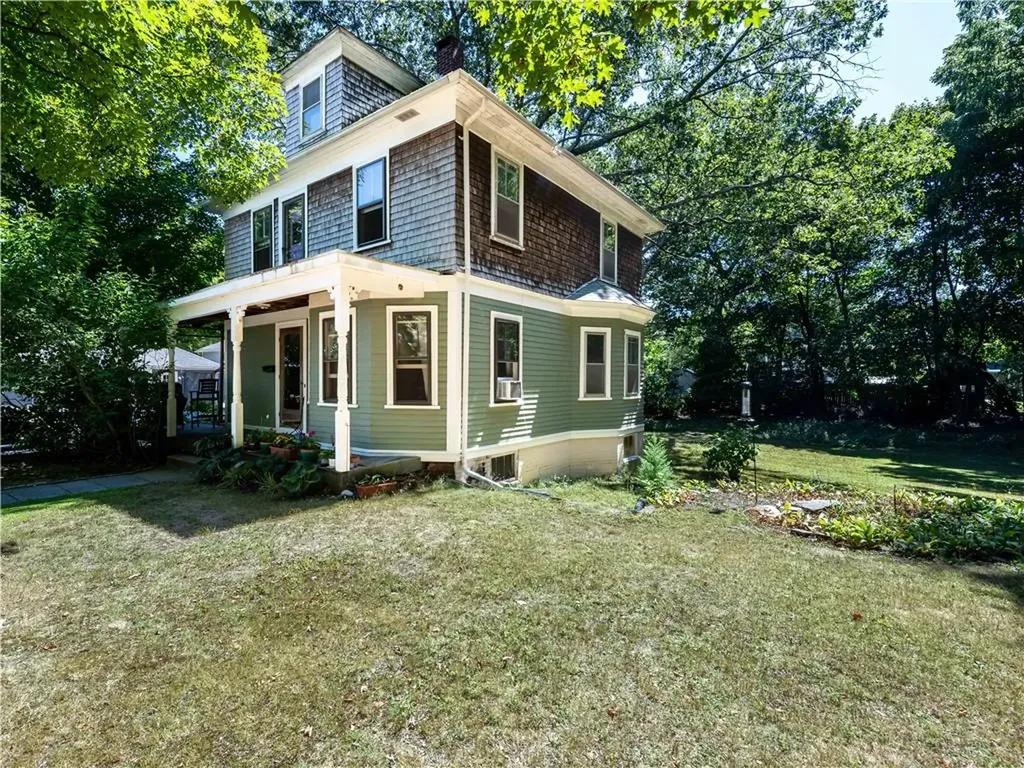 12 Manton Street Warwick RI 02818