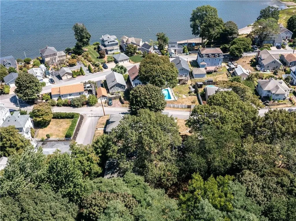 12 Manton Street Warwick RI 02818