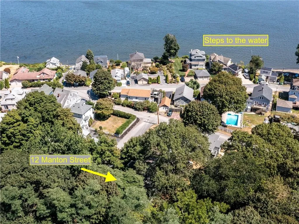 12 Manton Street Warwick RI 02818