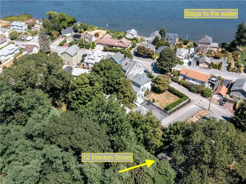 12 Manton Street Warwick RI 02818