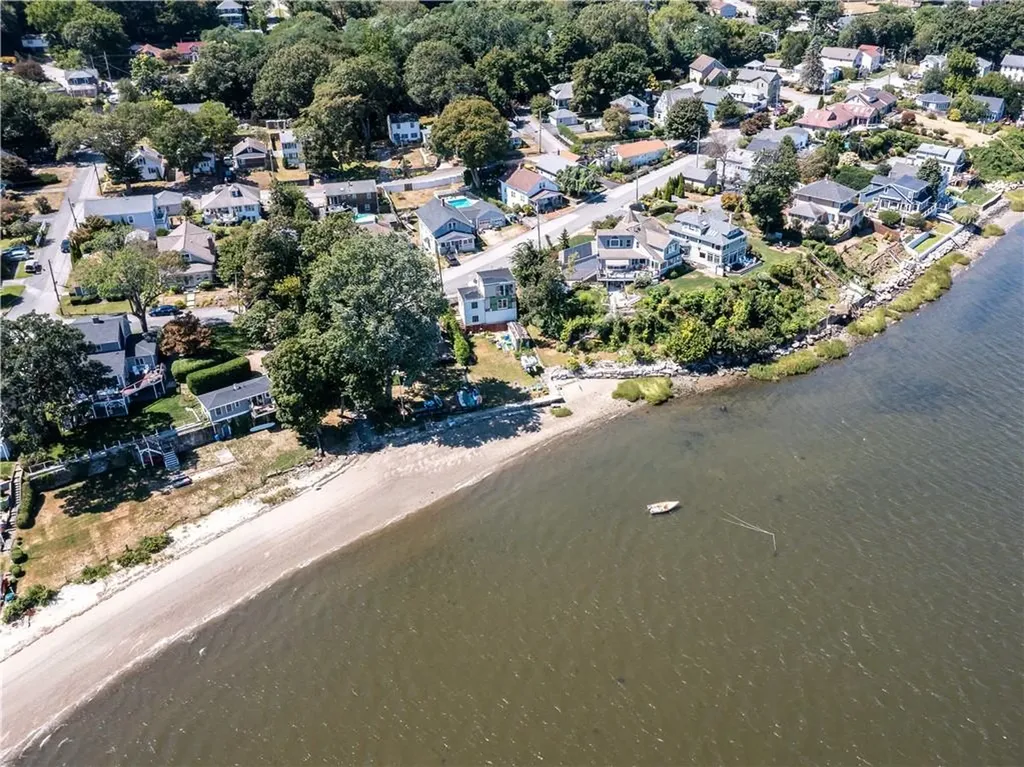 12 Manton Street Warwick RI 02818