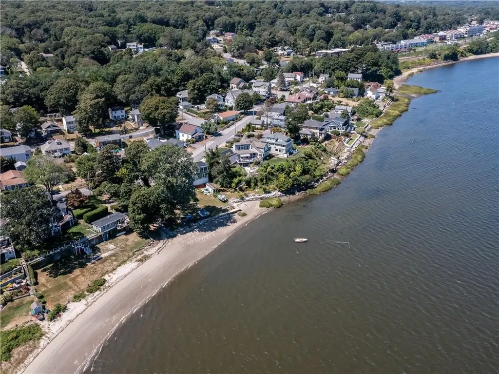 12 Manton Street Warwick RI 02818
