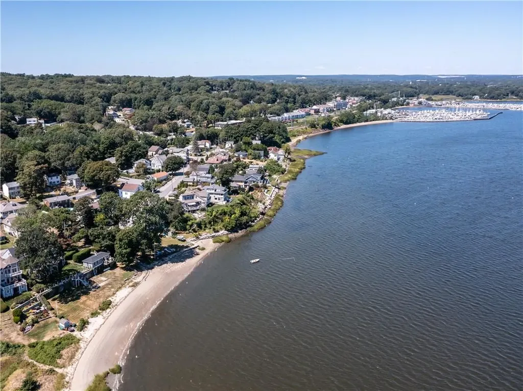 12 Manton Street Warwick RI 02818