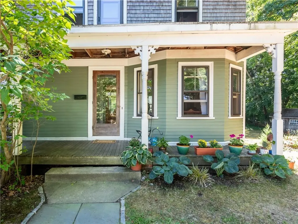 12 Manton Street Warwick RI 02818