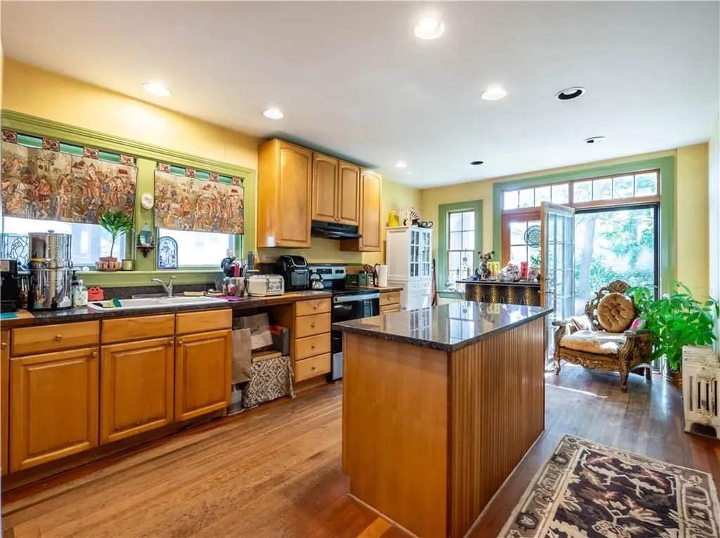 12 Manton Street Warwick RI 02818