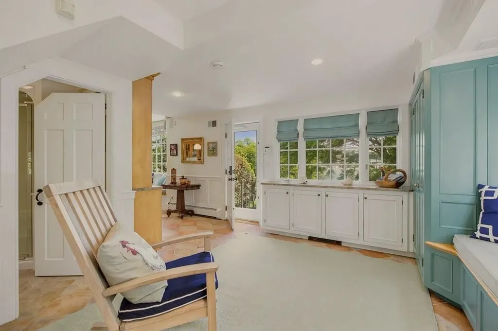 148 Nanaquaket Road Tiverton RI 02878