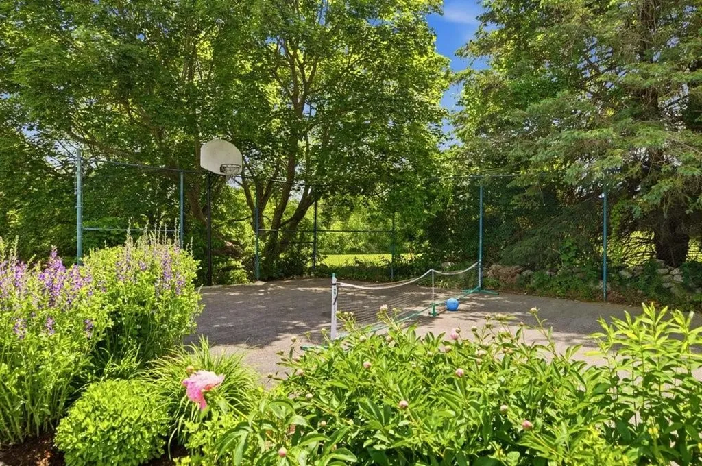 148 Nanaquaket Road Tiverton RI 02878