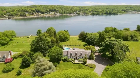 148 Nanaquaket Road Tiverton RI 02878
