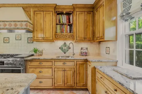 148 Nanaquaket Road Tiverton RI 02878