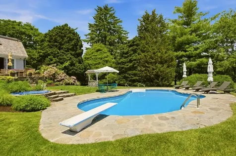 148 Nanaquaket Road Tiverton RI 02878