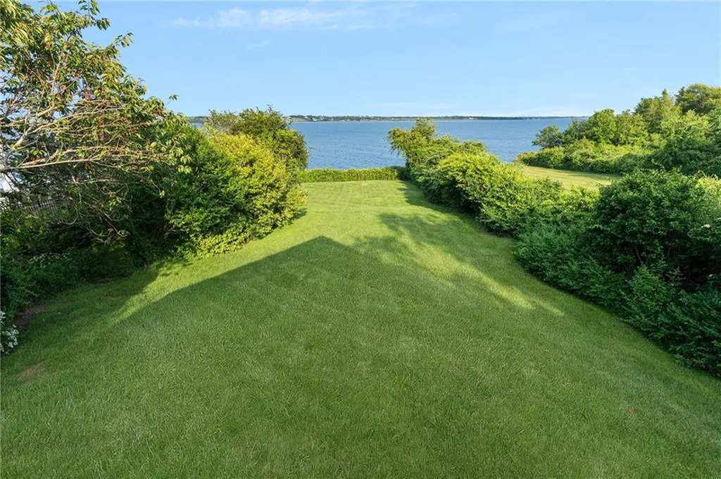 117 Indian Avenue Portsmouth RI 02871