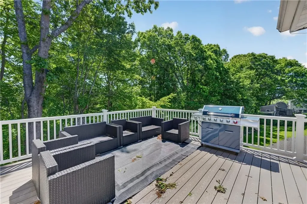 40 Pound Road Westerly RI 02891
