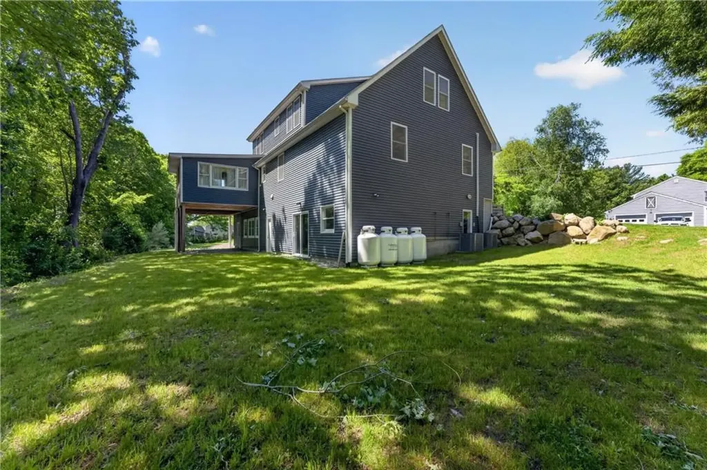 40 Pound Road Westerly RI 02891