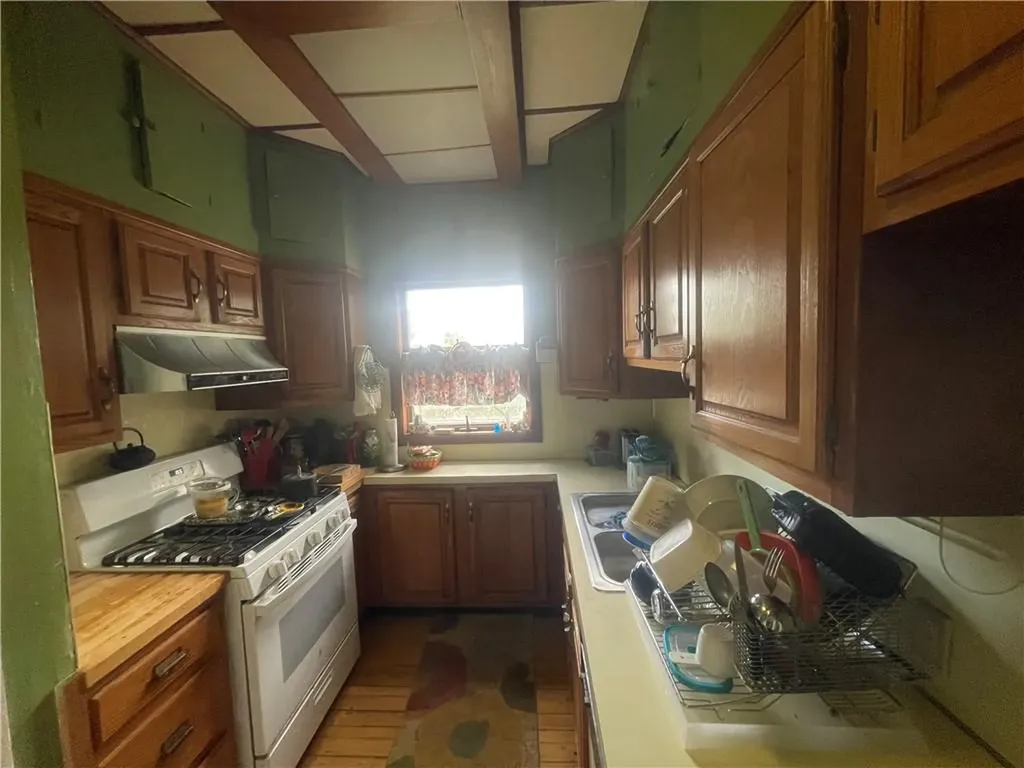 82 Jefferson Avenue Pawtucket RI 02860
