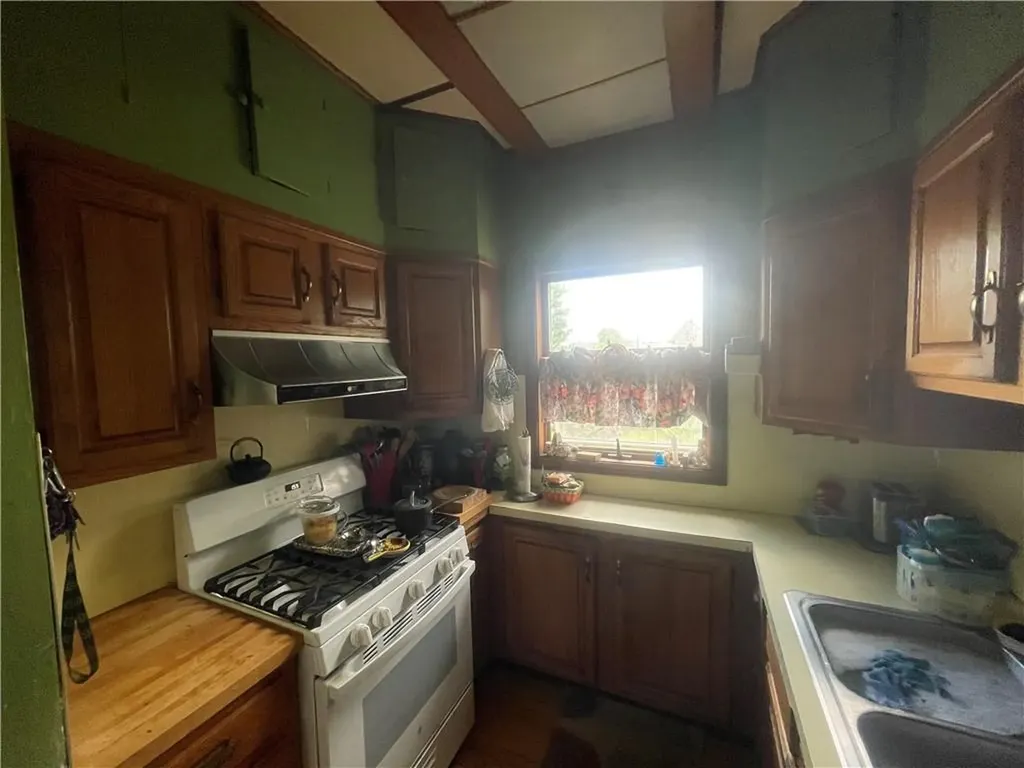 82 Jefferson Avenue Pawtucket RI 02860